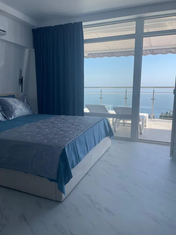 Апартаменты с шикарным видом на море и горы