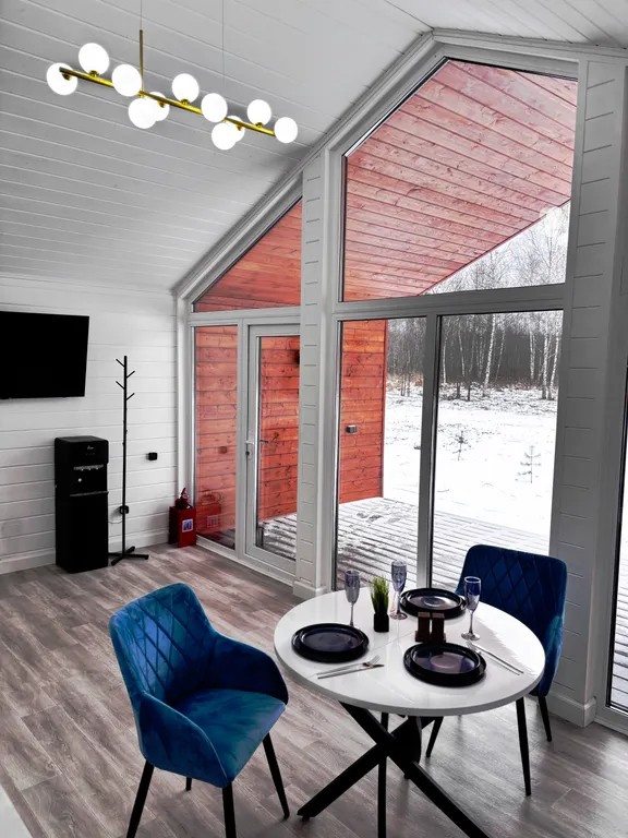 Коттедж у озера