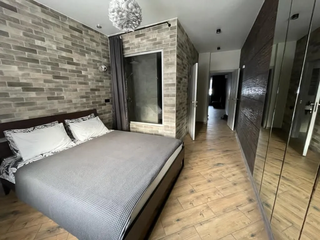 Евродвушка рядом с парком Вокруг Света