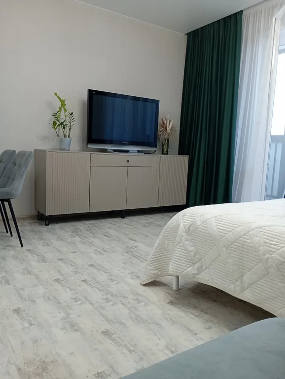 Квартира Квартира Уютная студия на набережной реки Енисей — Красноярск