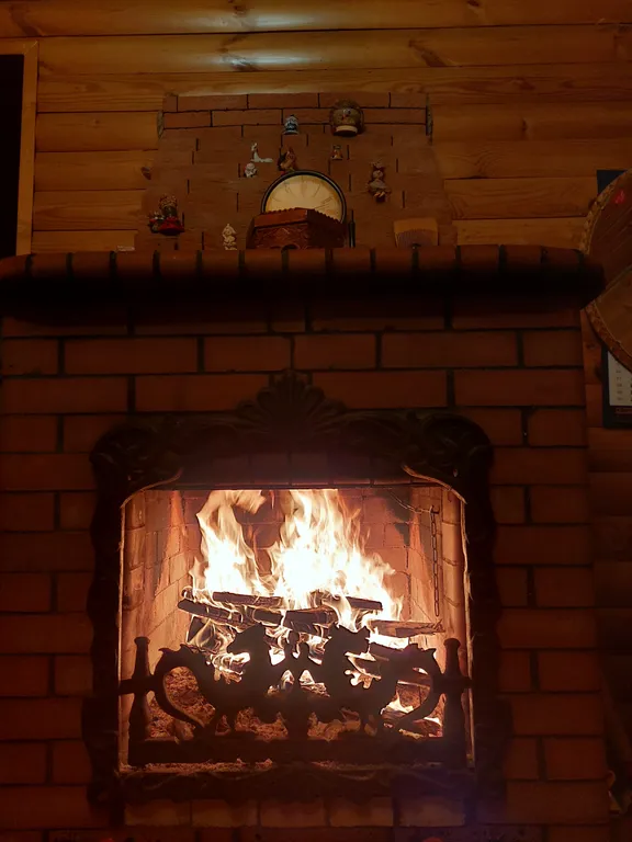 Уютный коттедж с камином и банькой