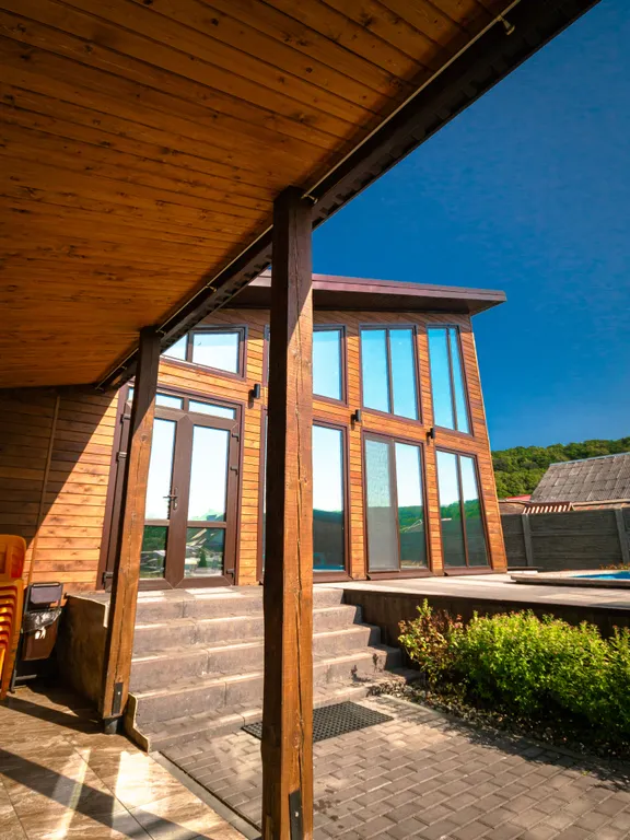 Апартаменты с горячим бассейном и видом на горы