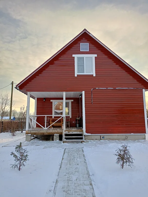 Коттедж Дом с кирпичным камином — Луга