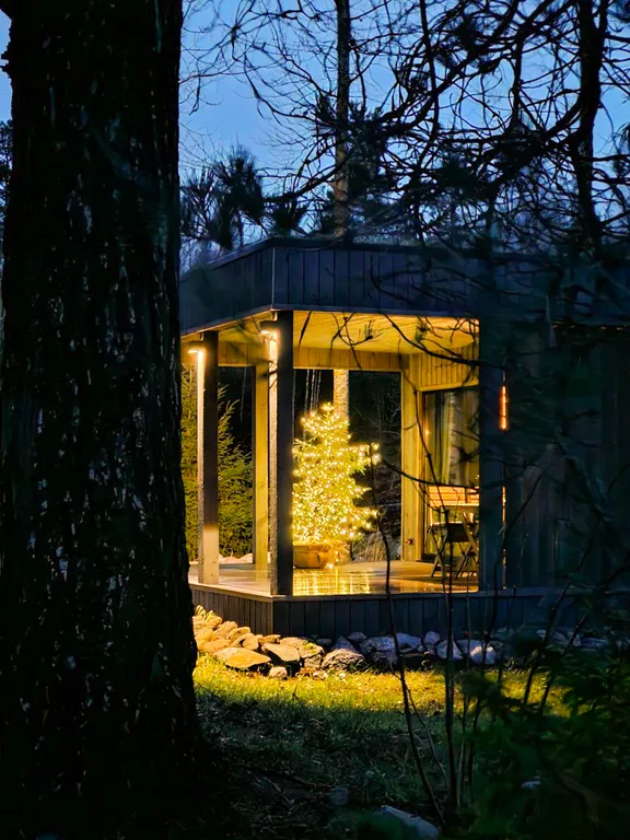 Коттедж Вилла Kolme с видом на лес и зоной барбекю — Приозерск