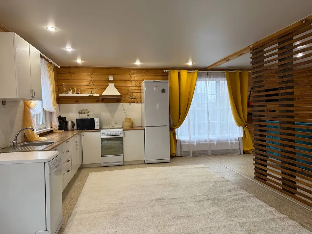 Коттедж Дом, 14 спальных мест, парковка на 5 машин, баня, до аква парка 15 мин — аренда посуточно в Тюмень