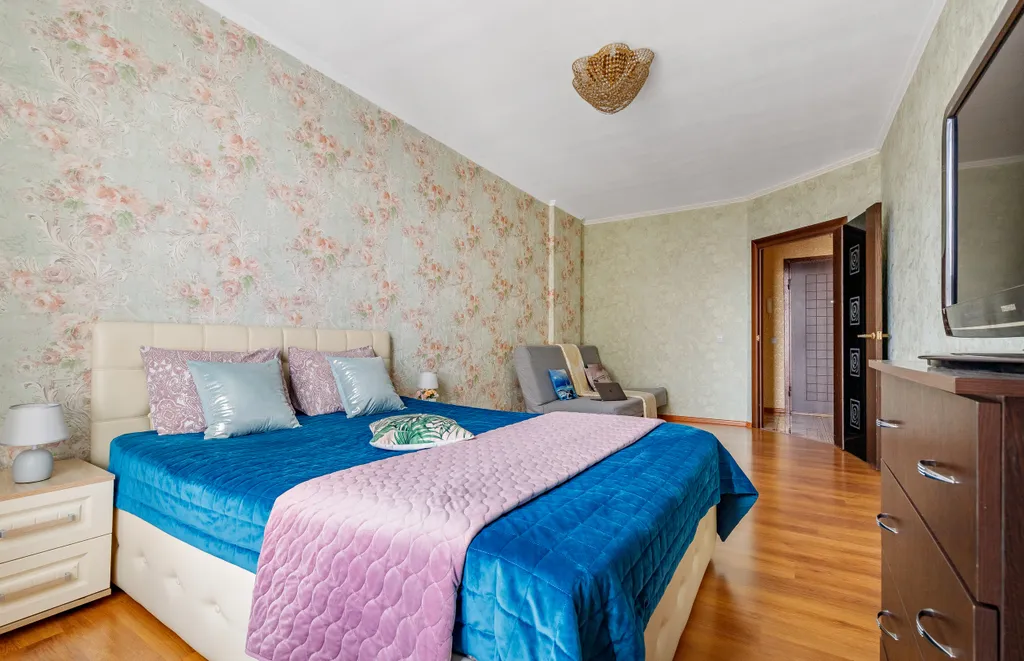 Просторная 2 комнатная квартира в центре