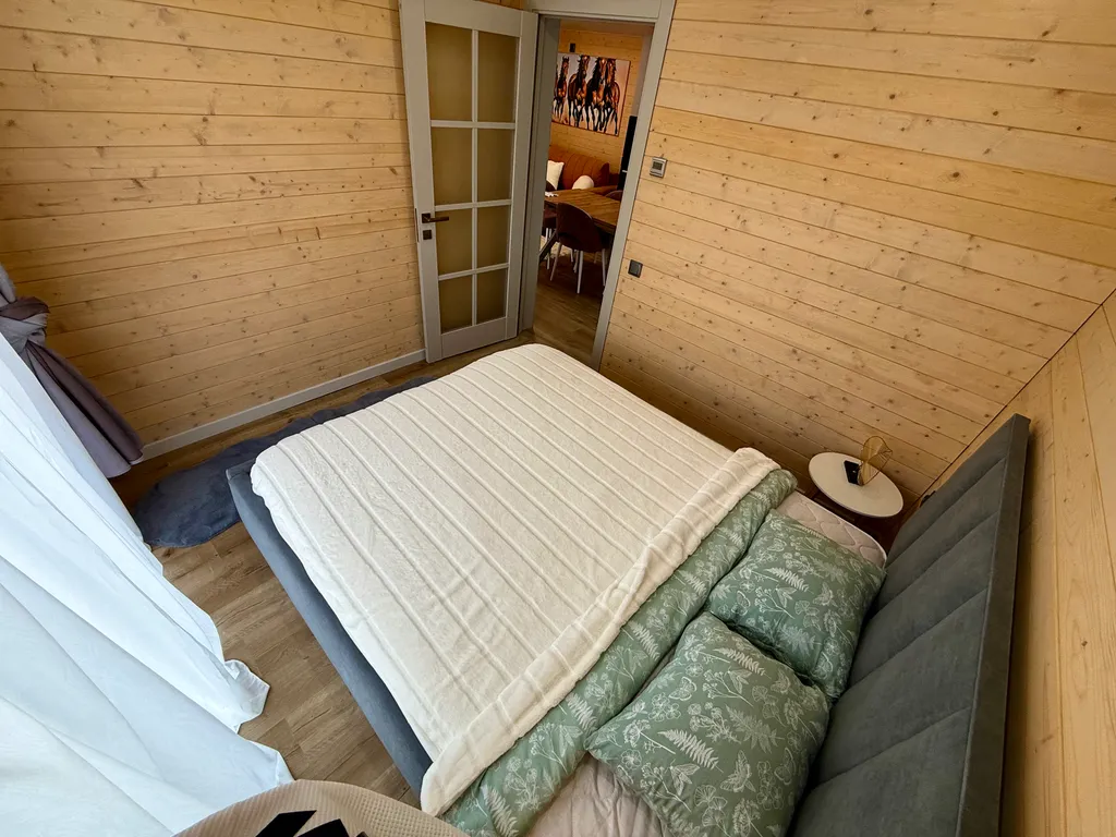 Домик у реки рядом с Екатеринбургом