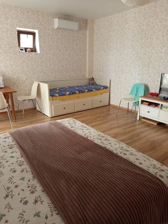 Студия у моря, Итальянская деревня