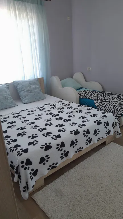 Домик у озера