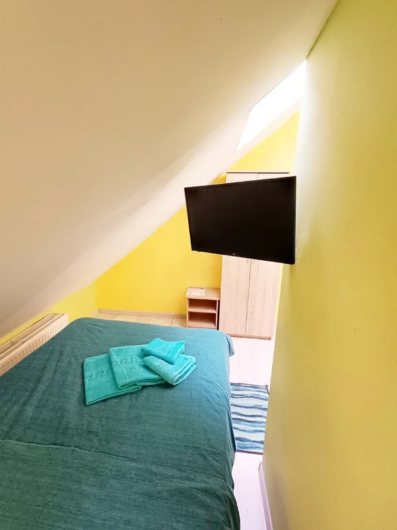 Стандартный двухместный номер с мансардным окном