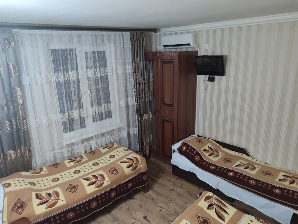 Квартира Уютная комната от 2х до 4х человек (№4) — Адлер