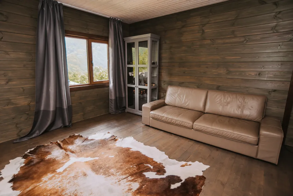 Домик в горах по дороге на Рицу