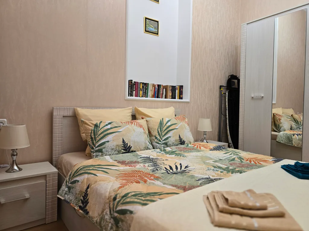 Комфортная квартира в 100 м до парка, отдельный вход, гараж, без горок