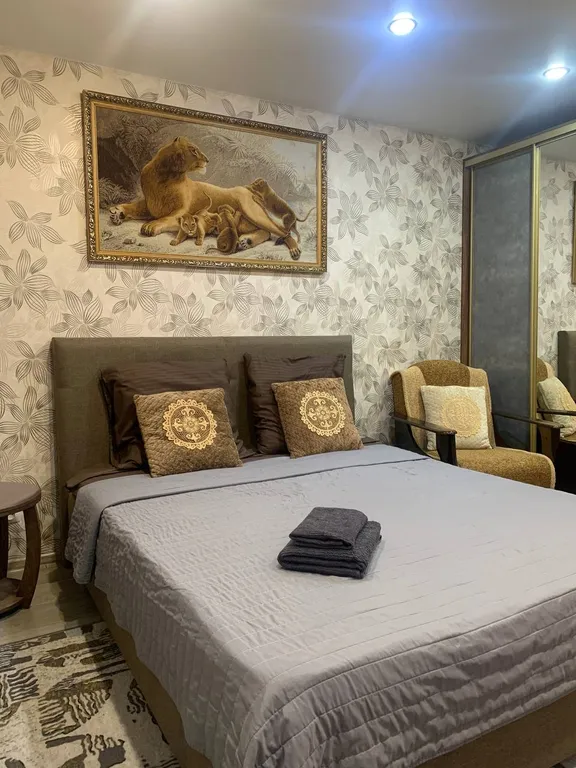 Уютная квартира рядом с ТЦ Парк Хаус — аренда посуточно в Тольятти