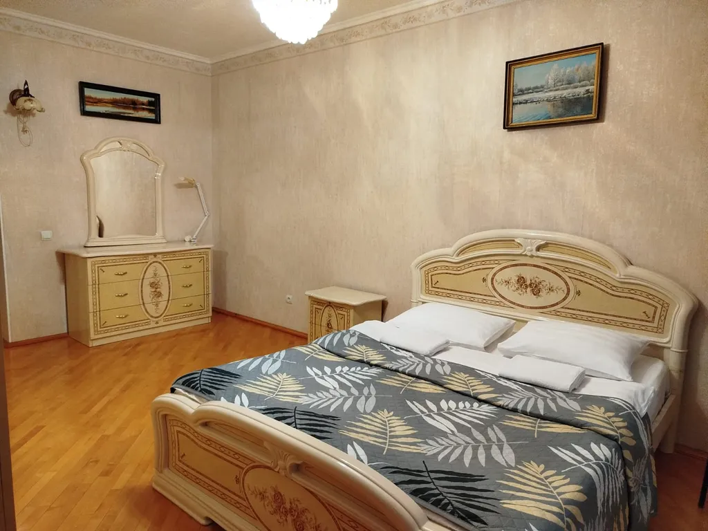 Вместительная квартира на театральной площади — аренда посуточно в Рязань