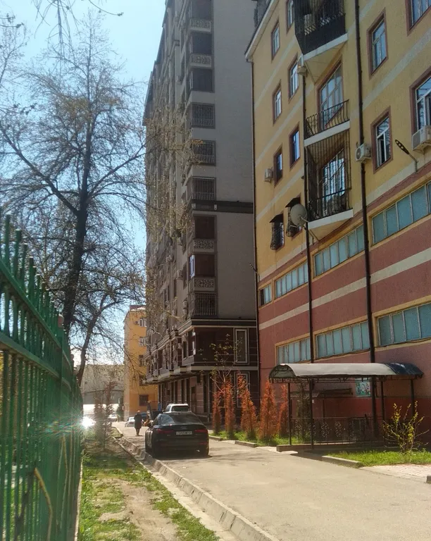 Просторная квартира в тихом районе - Wi-Fi и быстрое заселение