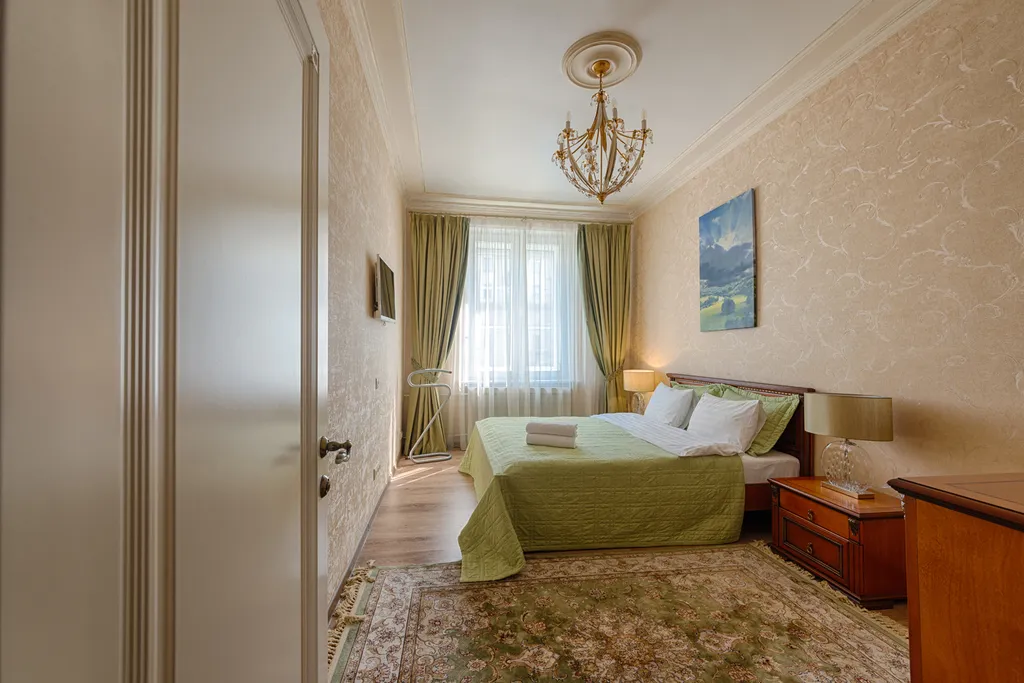 Квартира 4-комнатные апартаменты в центре города с видом на проспект — Минск