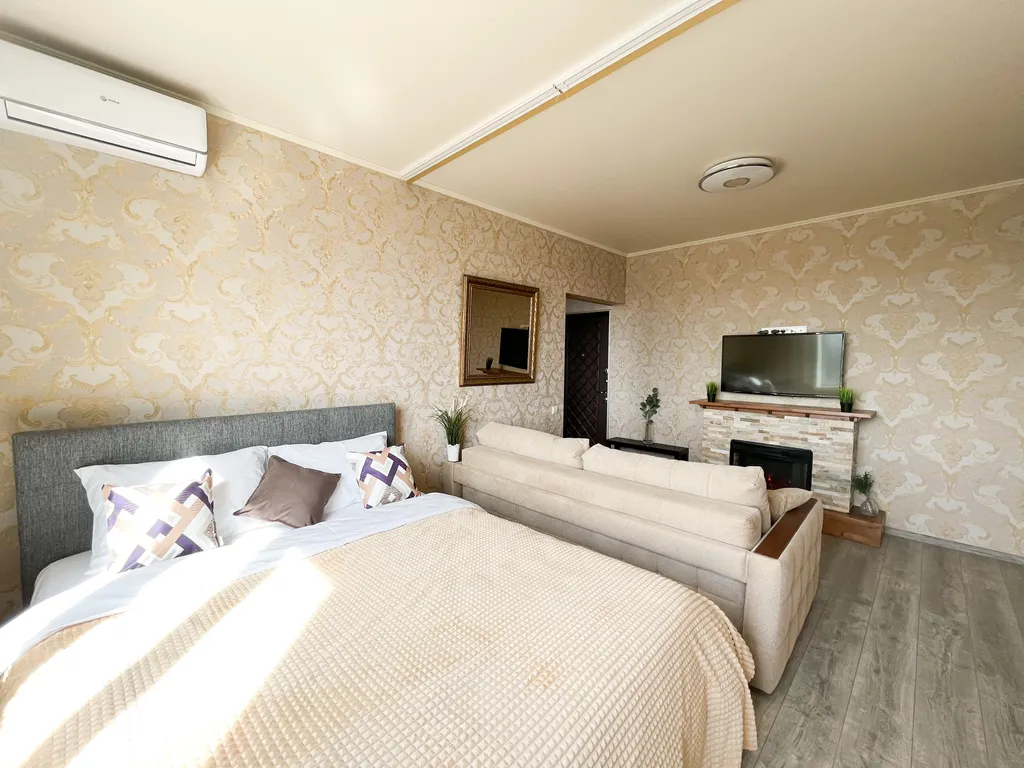 Уютная квартира с камином