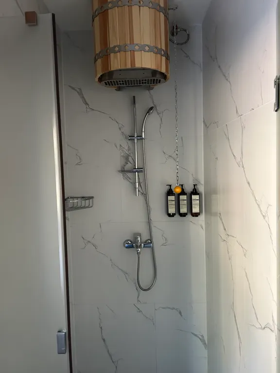 Дом в лесу с баней и видом на Волгу