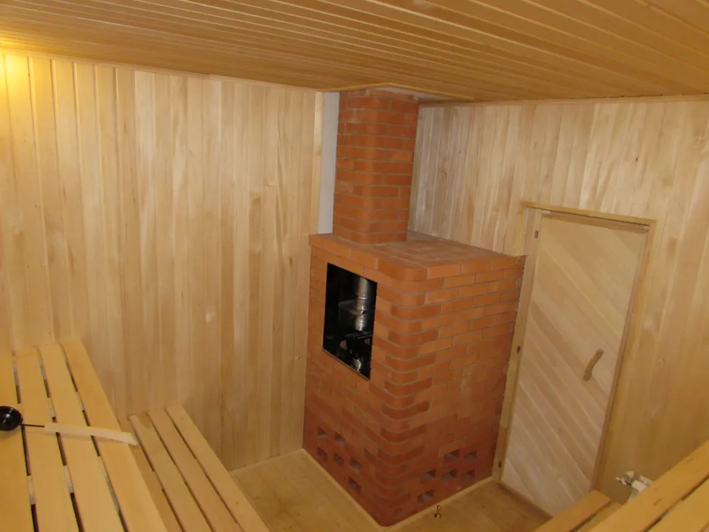 Загородный дом с баней и бильярдом