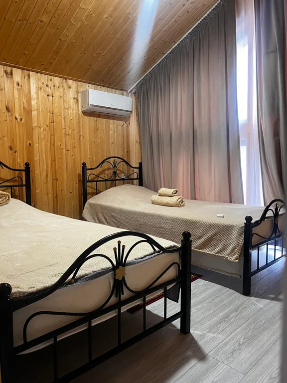 Коттедж 2 на береговой линии с красивым пляжем