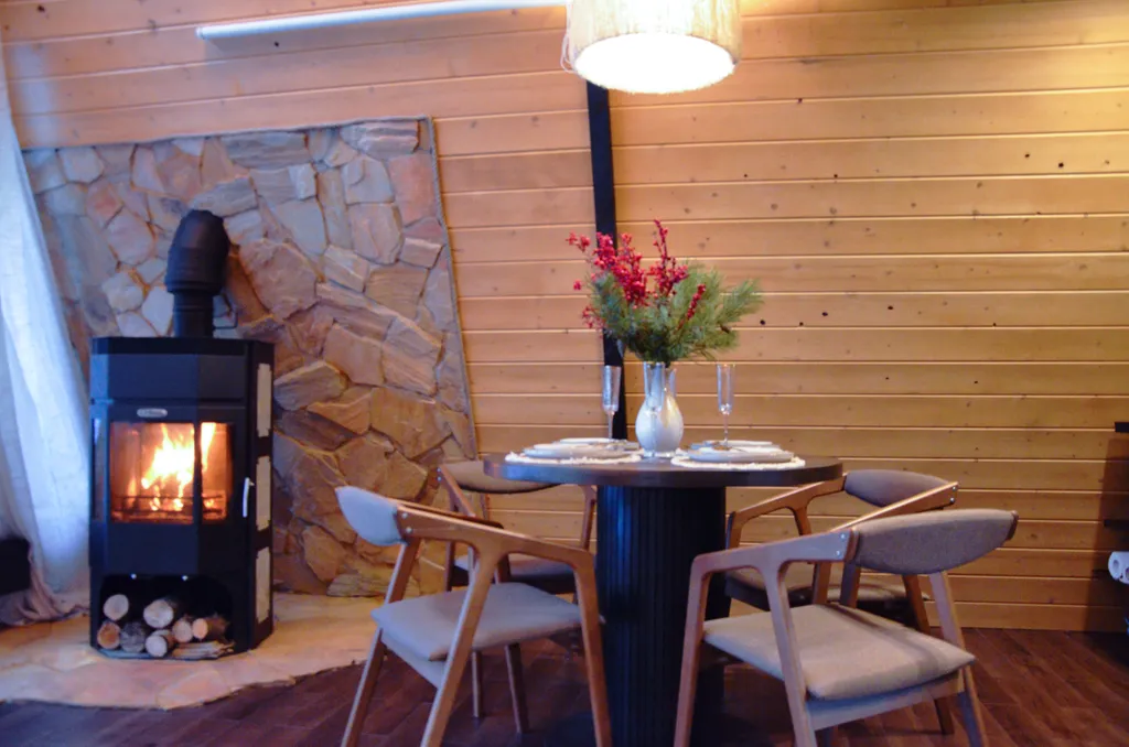 Уютный дом в сосновом лесу