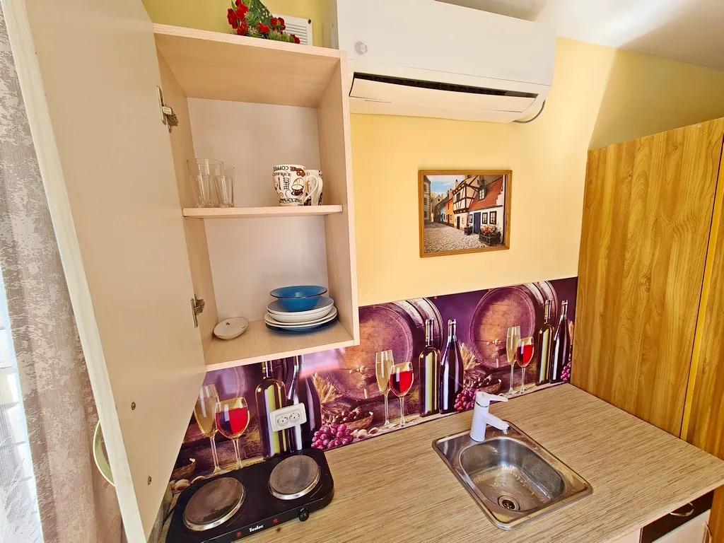 Квартира Номера на Пляже, квартира - студия с кухней 150/1, до берега 40 метров — Ейск