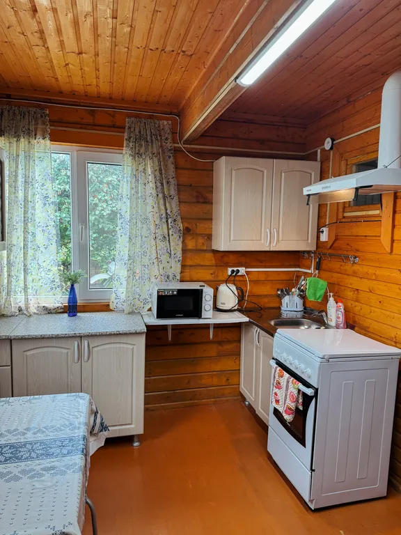 Уютный домик в саду