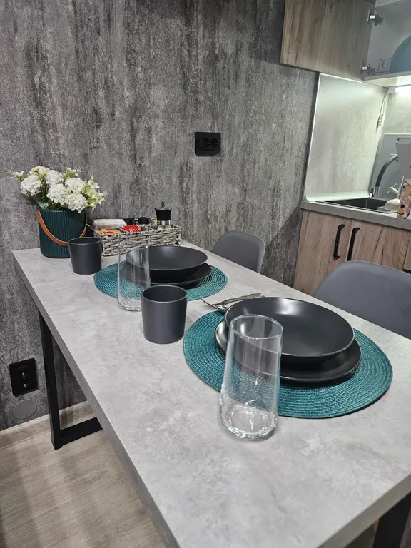 Тихая угловая квартира-студия — аренда посуточно в Екатеринбург