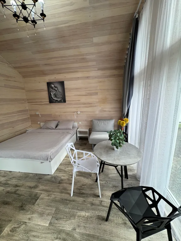 Уютный домик на троих