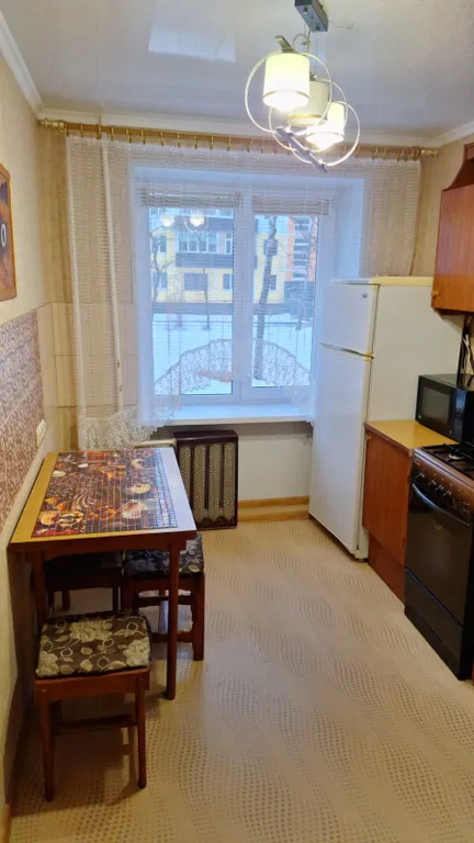 Уютная квартира в спальном тихом месте, недалеко от центра.