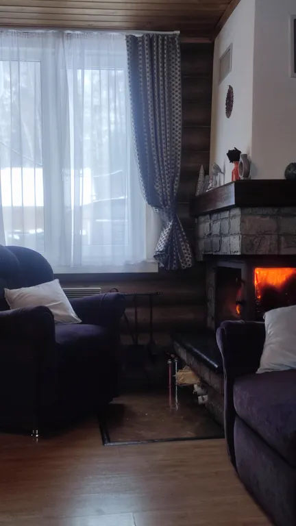 Уютный дом с камином и кедровой баней-бочкой на дровах