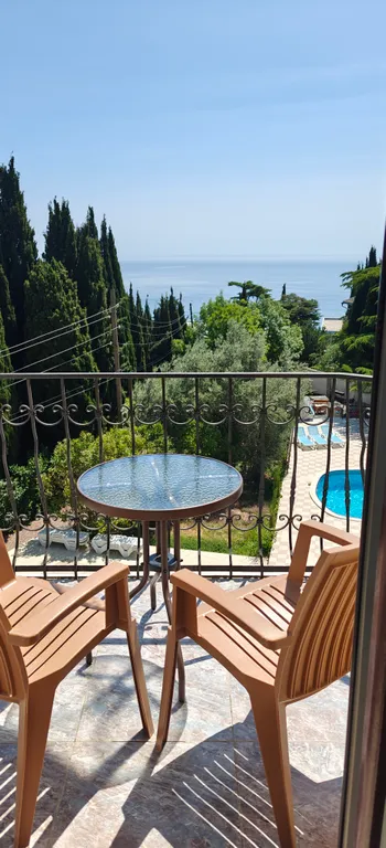 Видовой апартамент с двумя балконами