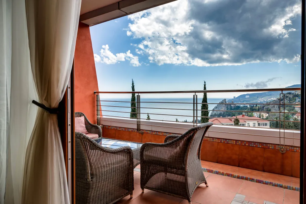 Двухкомнатная квартира с видом на море в современном ЖК