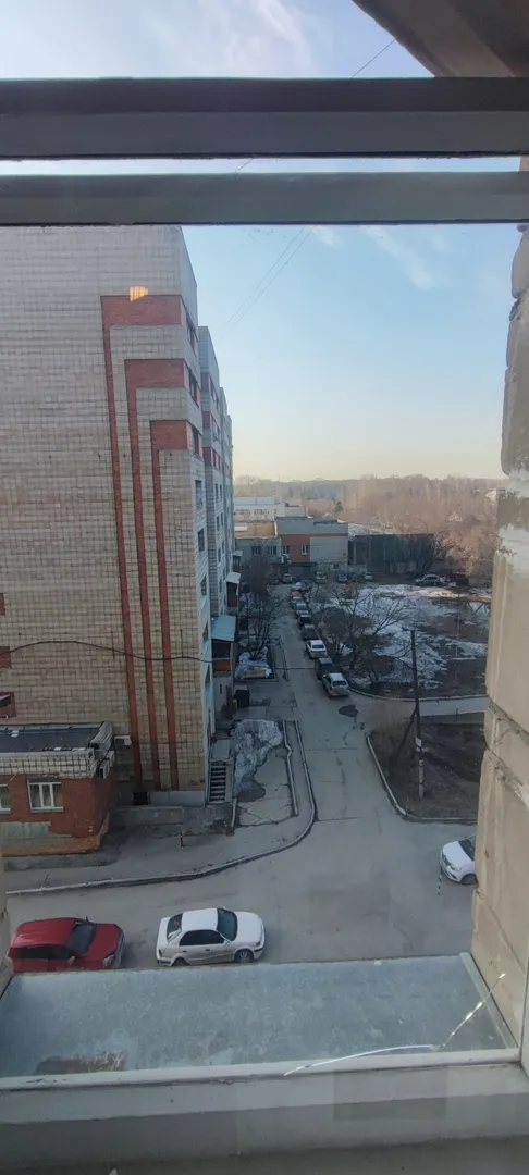 Вид из окна на кухне.