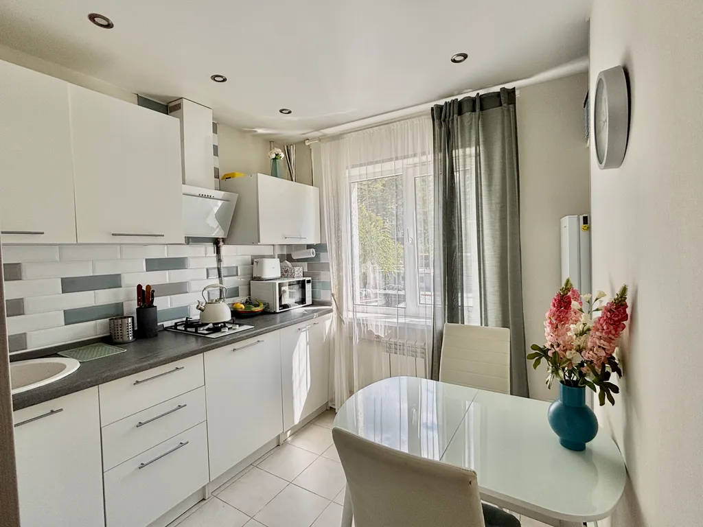 Светлая квартира в 5 минутах от моря — аренда посуточно в Хоста