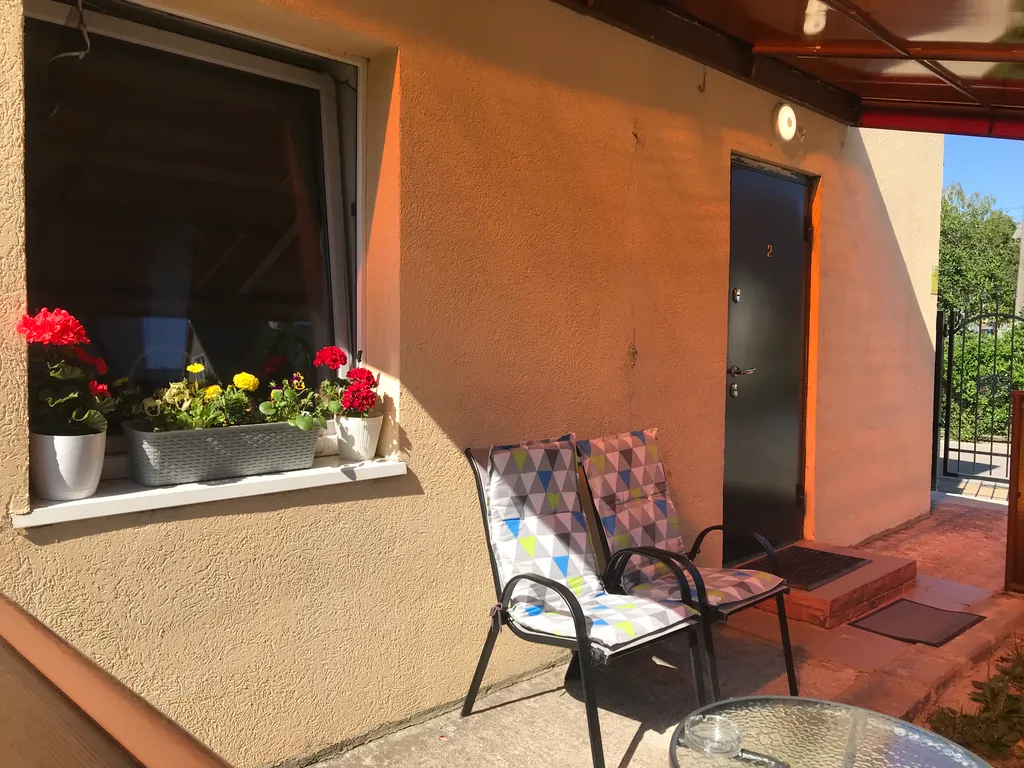 Квартира-студия с отдельным входом с парковкой