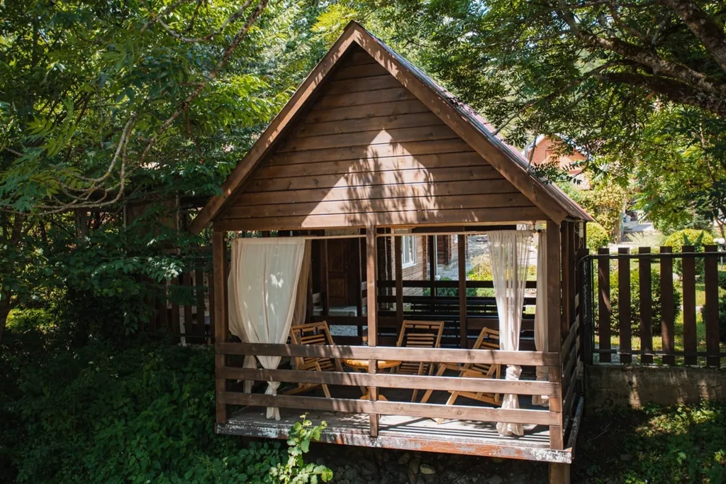 Коттедж в горном районе и на берегу реки