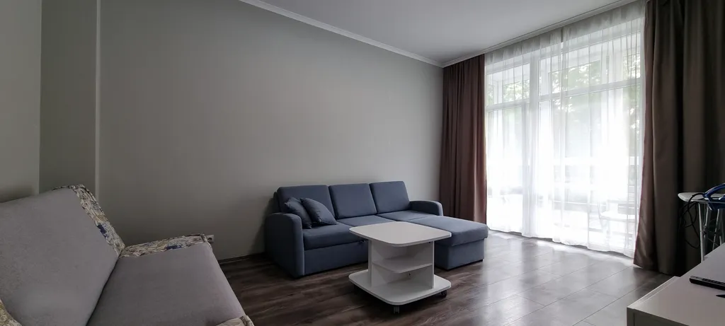 Двухкомнатный апартамент в центре с террасой