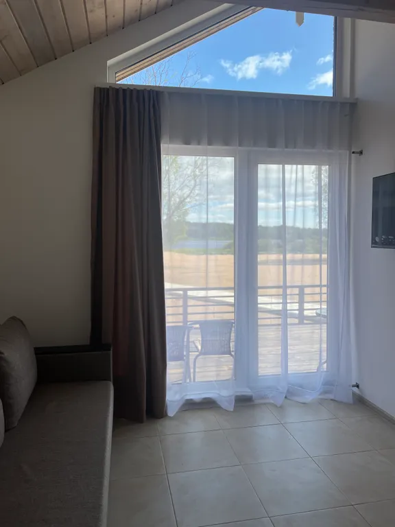 Коттедж Современный и уютным домик на берегу озера — Правдино