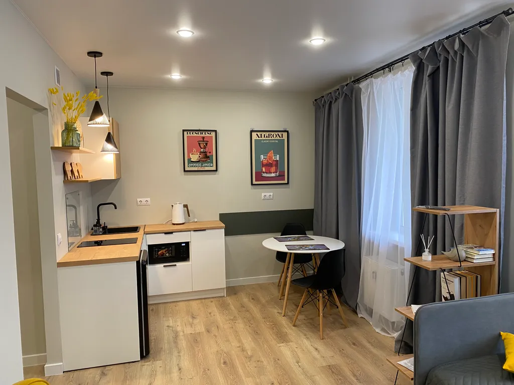 Просторная квартира студия для проведения романтических вечеринок