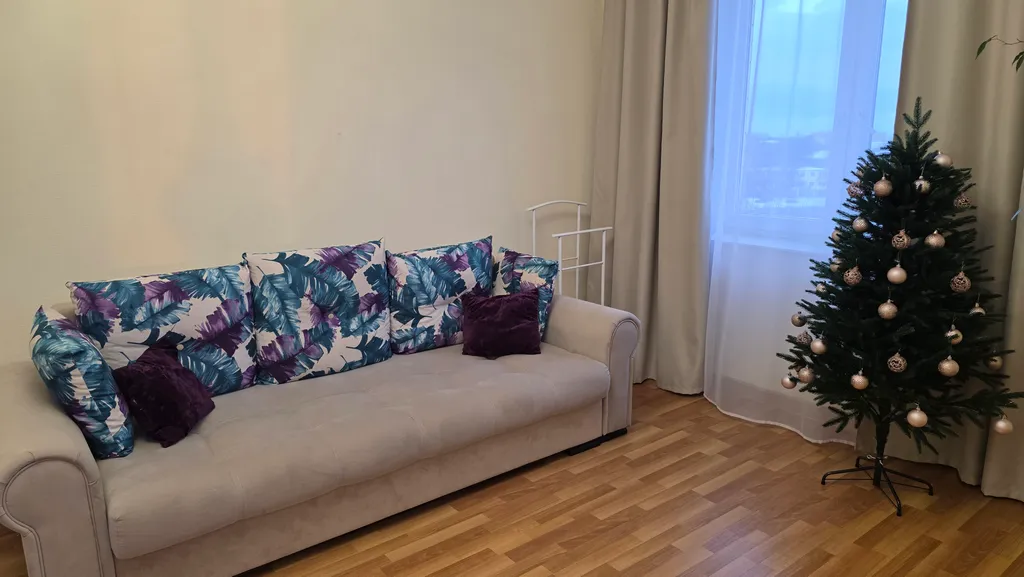 Просторная двухкомнатная квартира в центре города — аренда посуточно в Псков