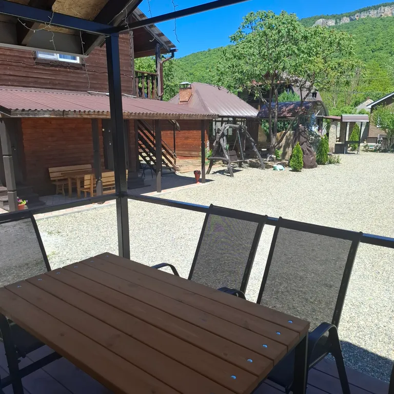 Новый дом с видом на горы