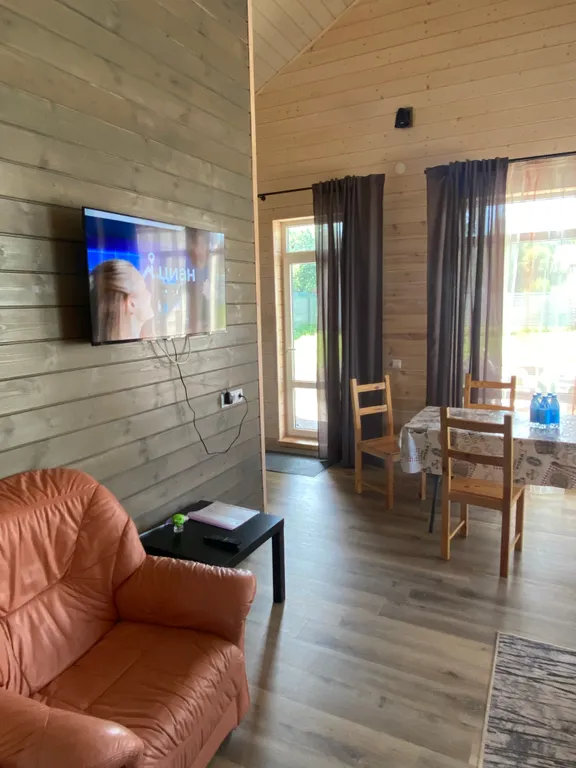 Дом с купелью на берегу Онежского озера