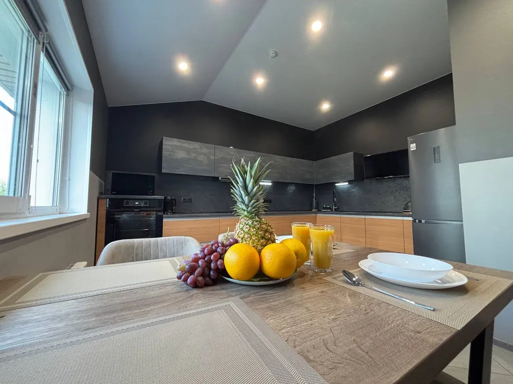 Шикарная трехкомнатная квартира с собственной Бесплатной парковкой!