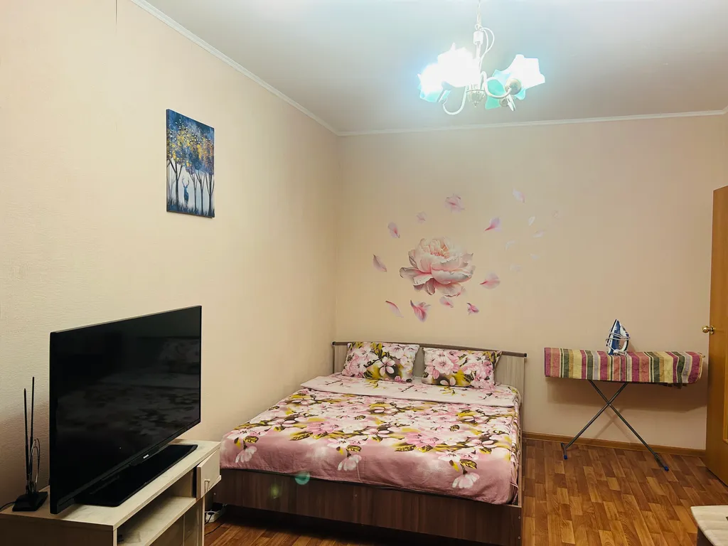 Чистая уютная квартира с видом на Знаменскую рощу