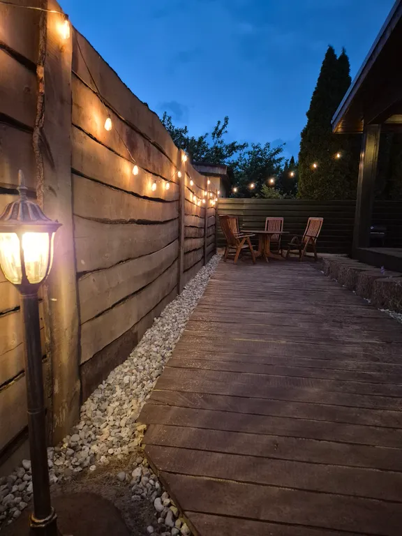 Сказочный уютный домик у моря