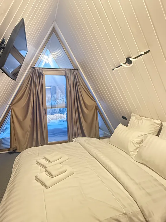 Дом в стиле А-фрейм 5 комнатный