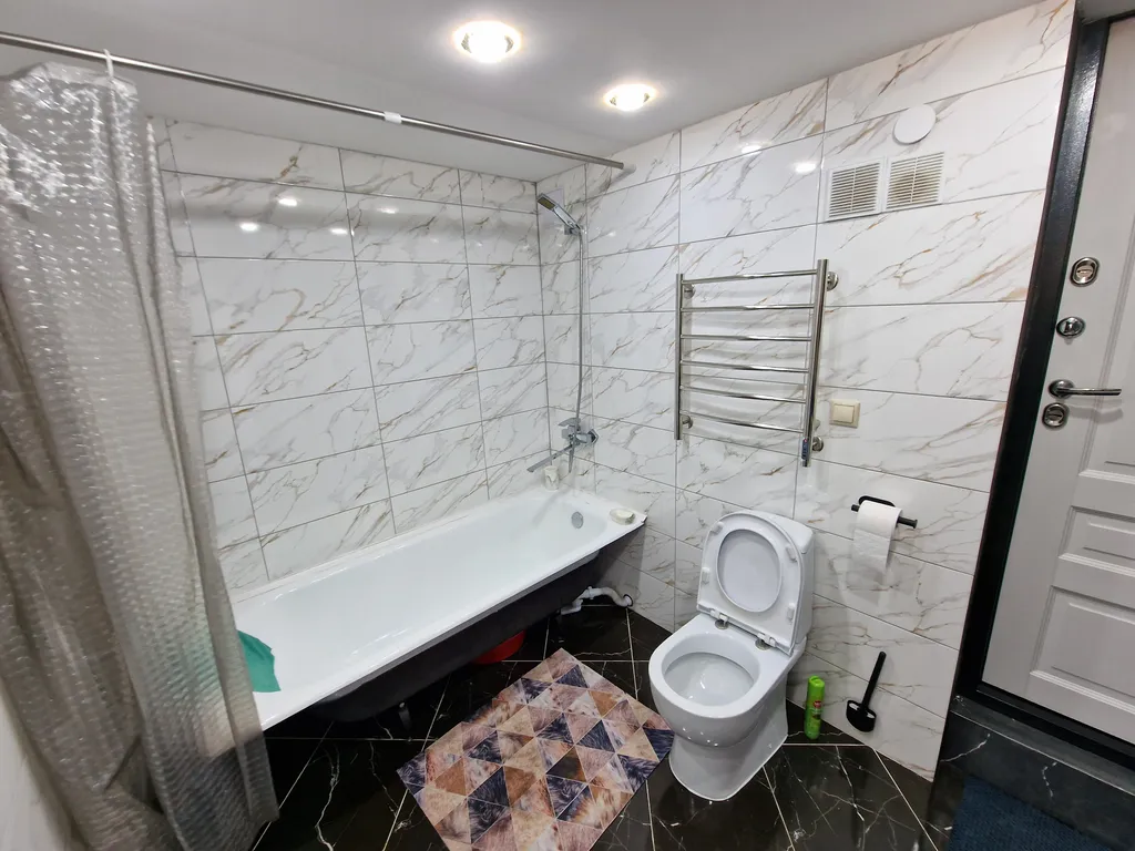 Отличная большая квартира в частном доме в самом центре Иркутска