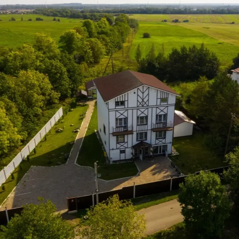 8-комнатный Дом